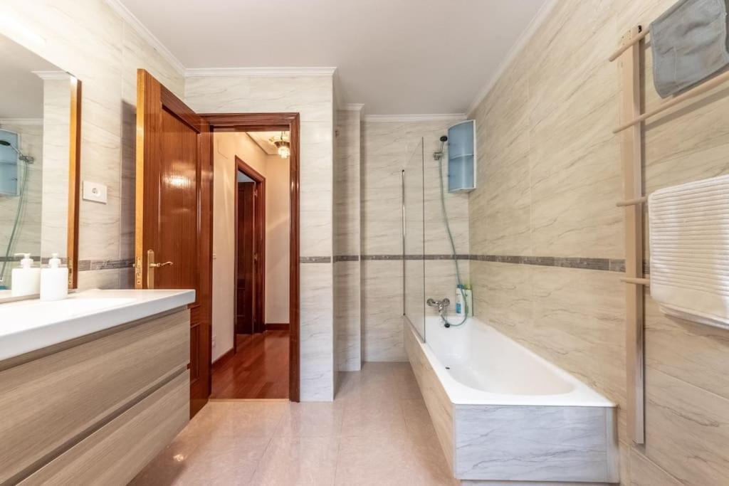 Acogedor Piso En Santurtzi .Parking Privado Apartment Exterior photo